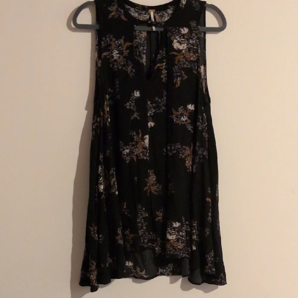 Free People Black Sleeveless Lace Blouse
